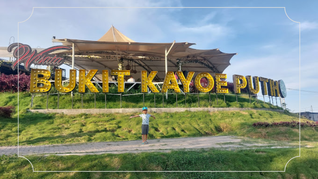 Wisata Bukit Kayoe putih