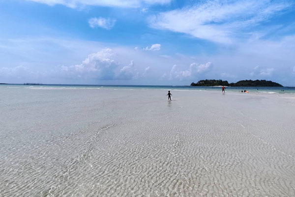 Pantai Elyora Batam 6 aktivitas yang bisa dilakukan pantai elyora