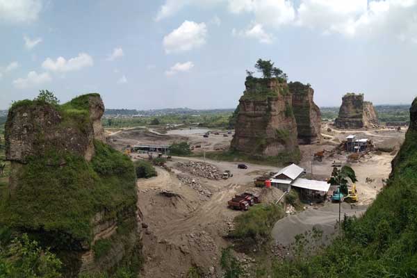 alamat dan rute lokasi brown canyon semarang