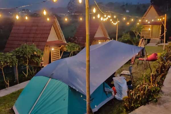daya tarik camping gayatri puncak
