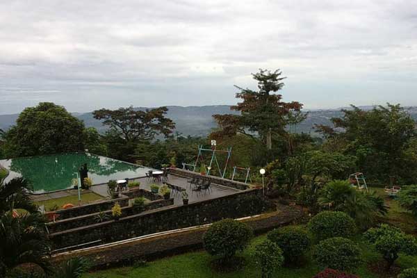 fasilitas agrowisata salib putih