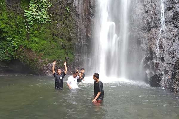 fasilitas air terjun montel