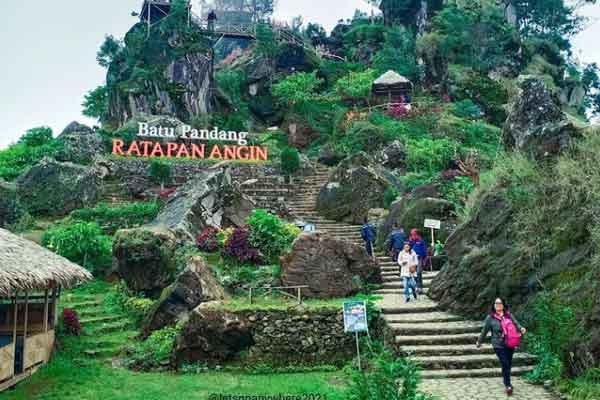 fasilitas batu pandang ratapan angin