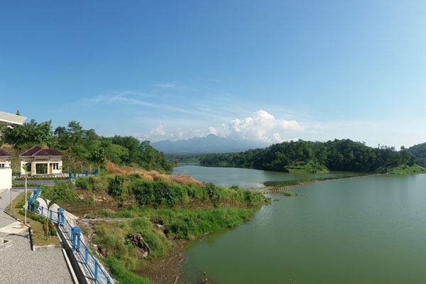 fasilitas bendungan logung