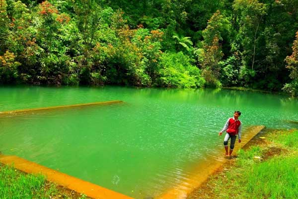 fasilitas danau banran