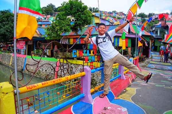 fasilitas kampung pelangi semarang