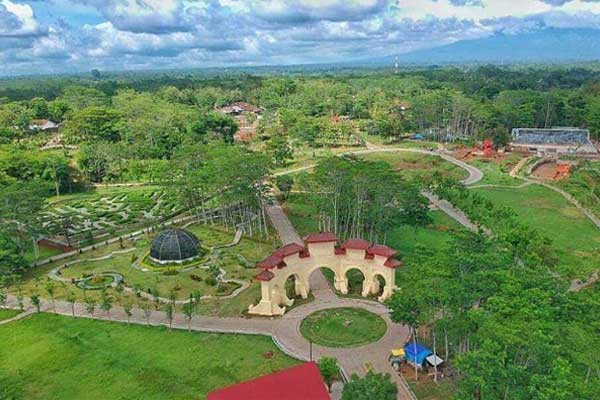 fasilitas kebun raya indrokilo