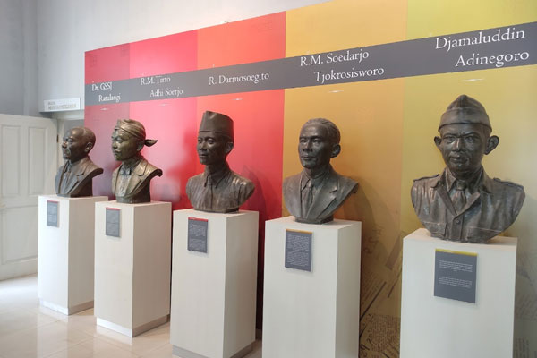 fasilitas monumen pers nasional