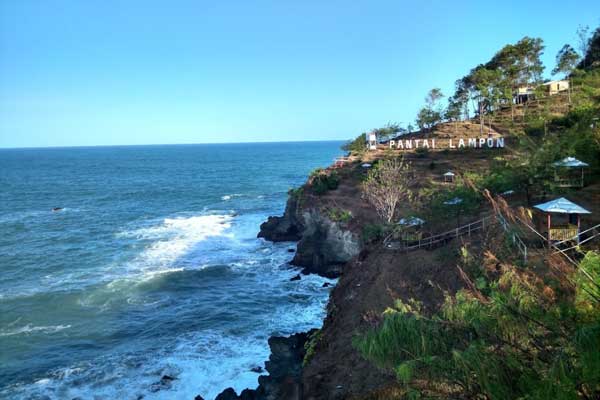 fasilitas pantai lampon