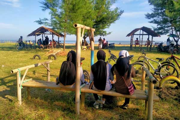 fasilitas pantai muara kencan