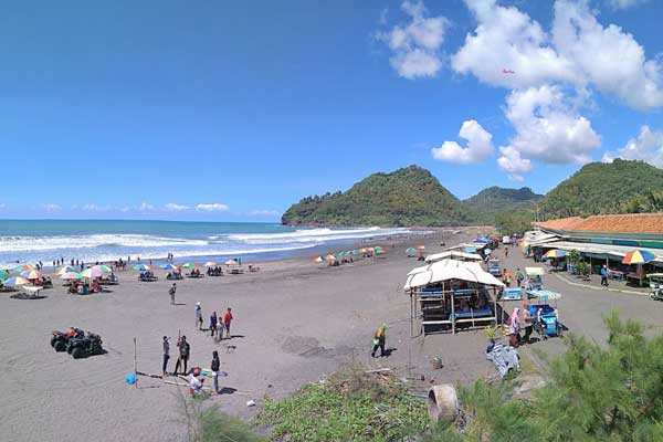 fasilitas pantai suwuk