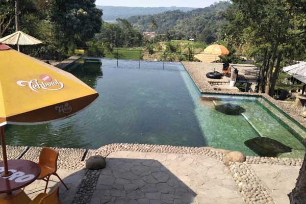 fasilitas taman batu purwakarta