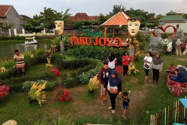 fasilitas taman pakujoyo