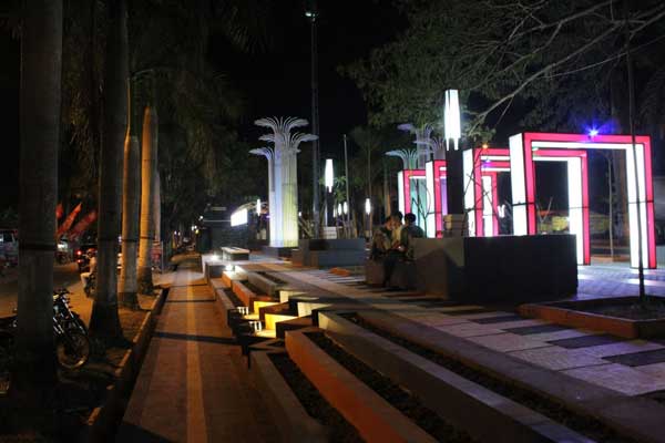 fasilitas taman seribu lampu cepu