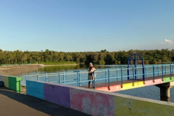 fasilitas waduk nglangon