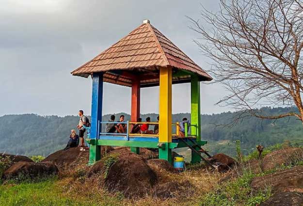 fasilitas watu ireng