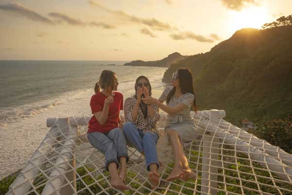 harga tiket masuk Pantai Surumanis