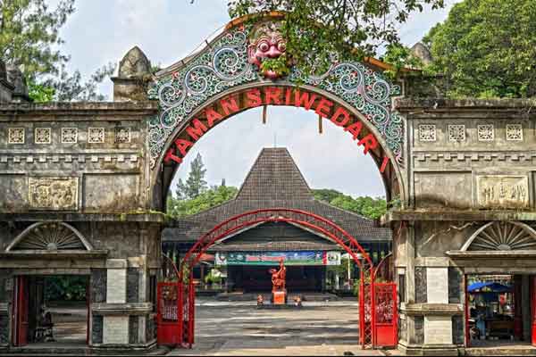 Taman Sriwedari Solo 2 harga tiket masuk Taman Sriwedari