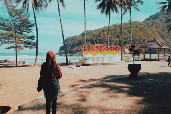 harga tiket masuk pantai karang bolong