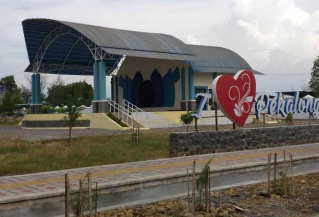 harga tiket masuk pantai slamaran