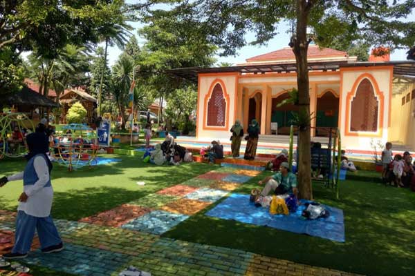 jam buka taman herbal insani