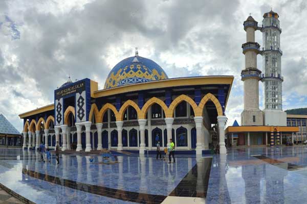 27 Tempat Wisata di Lubuk Linggau yang Populer 6 masjid agung assalam lubuk linggau