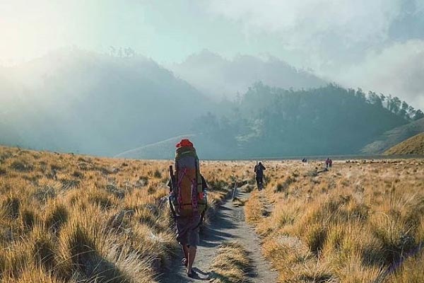 Menikmati Indahnya sunrise di oro-oro ombo