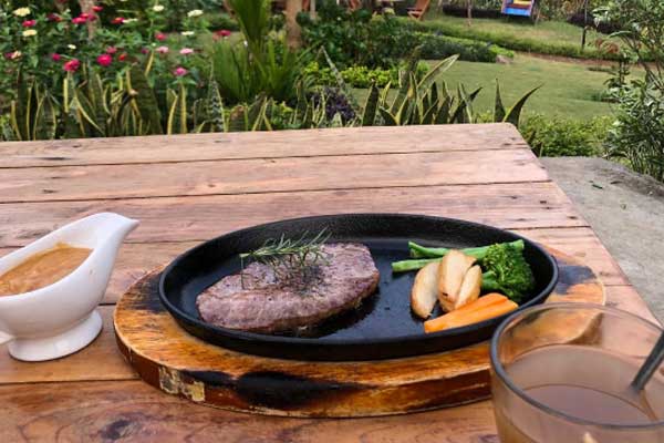 menu makanan de kleine batu