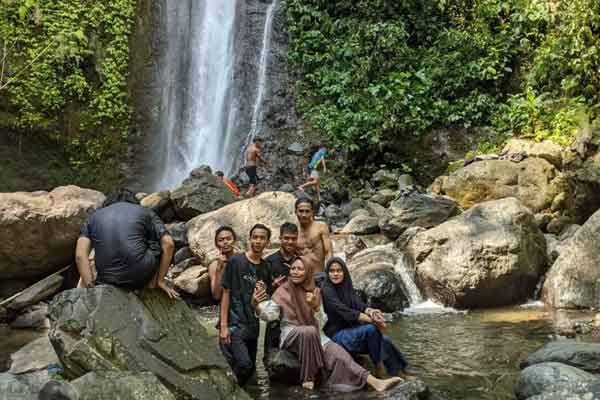 spot wisata air terjun montel
