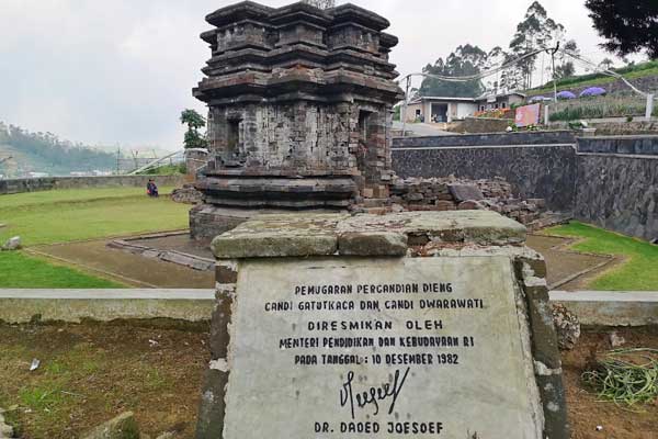 spot wisata candi gatotkaca