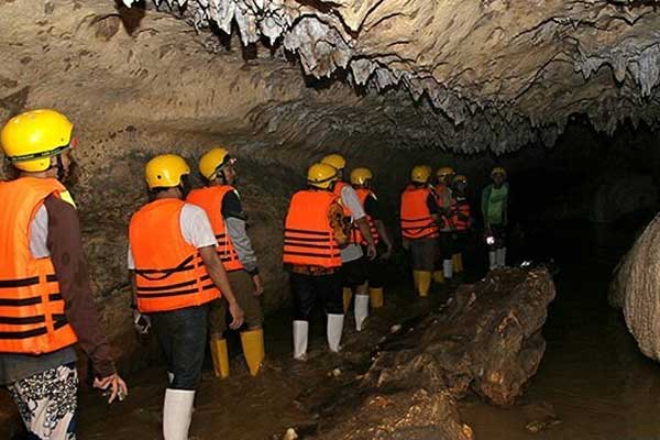 spot wisata goa pancur