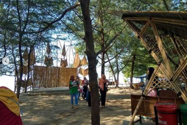 Pantai Balongan Rembang 5 spot wisata pantai balongan