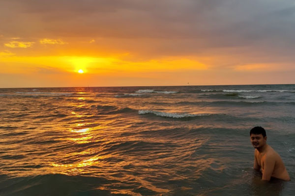 spot wisata pantai muara kencan