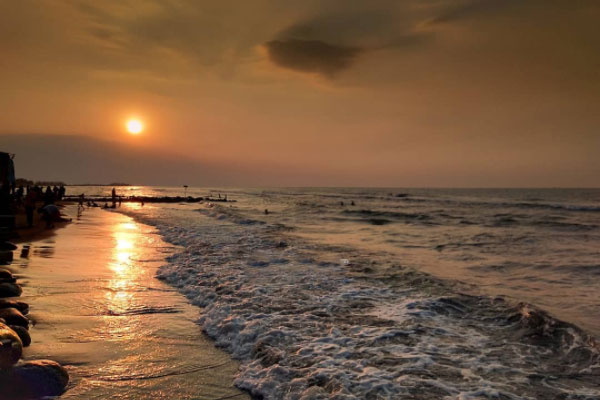 spot wisata pantai pasir kencana