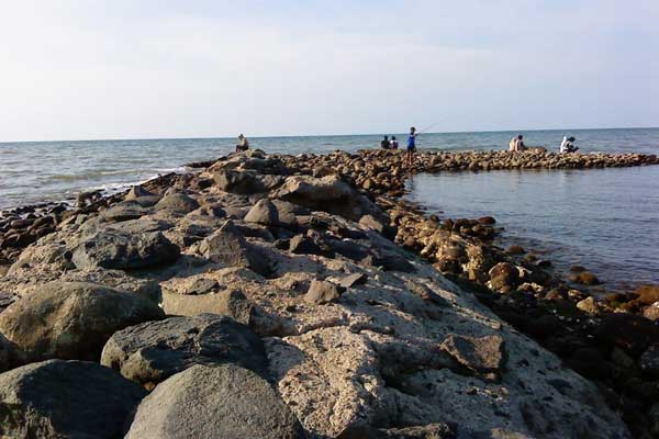 Pantai Sikucing Kendal 5 spot wisata pantai sikucing