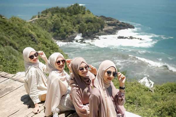 spot wisata pantai surumanis