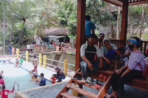 Pemandian Air Panas Bayanan Sragen 5 spot wisata pemandian air panas bayanan