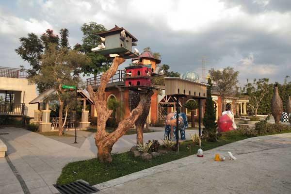 spot wisata river walk boja