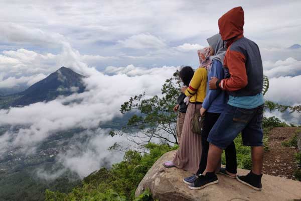 spot wisata telomoyo