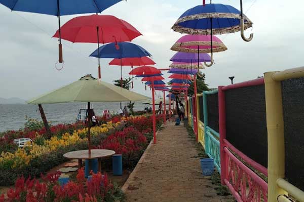 spot wisata waduk gajah mungkur