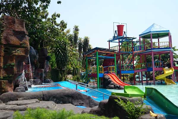 tips berkunjung kampung bluron