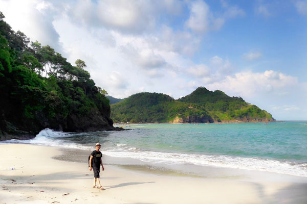 tips berkunjung pantai lampon
