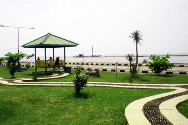 tips berkunjung pantai pasir kencana