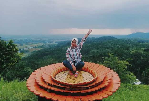 tips berkunjung watu ireng